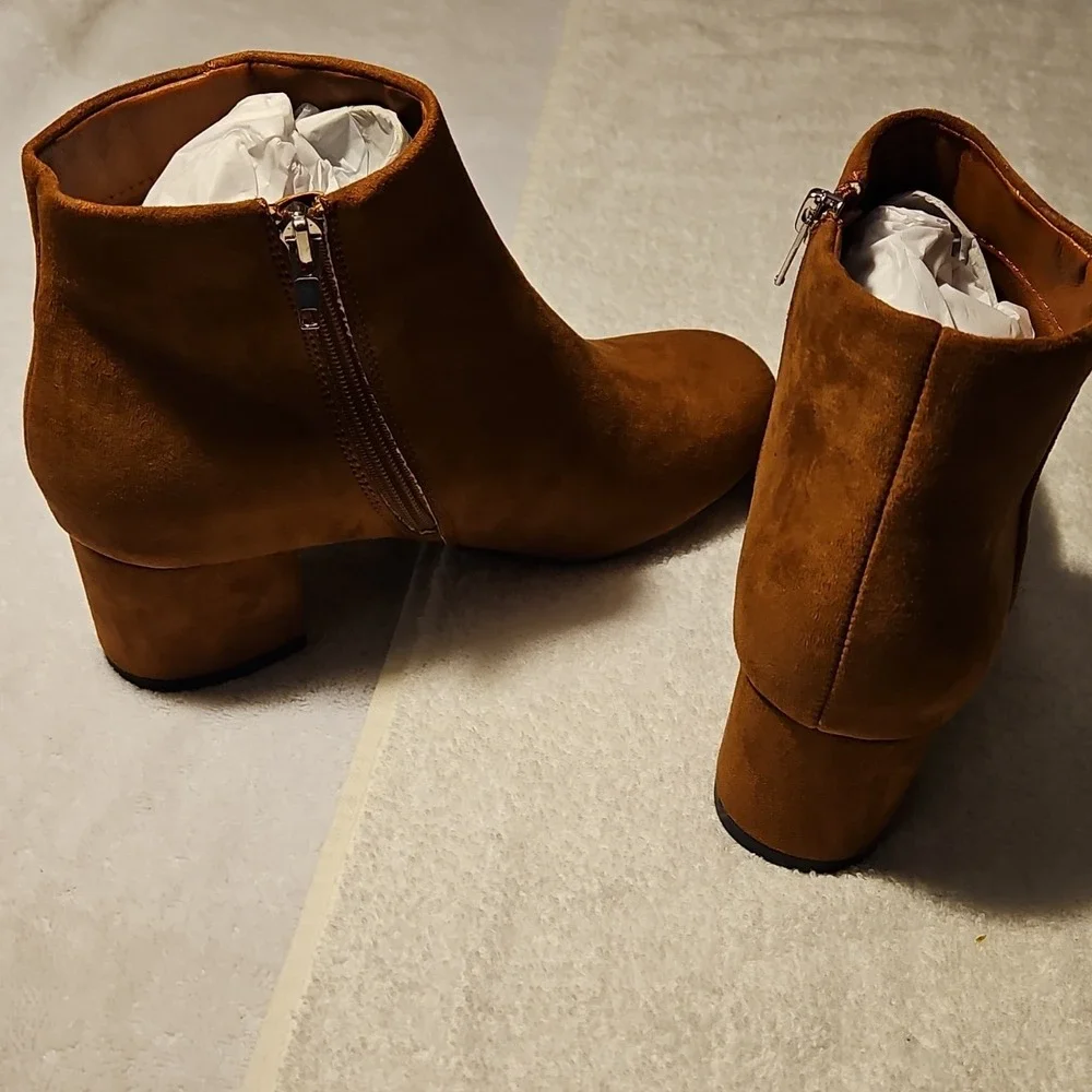 J. Adams Shoes Jody Cognac Suede Ankle Bootie Block Heel Round‎ Toe Women 8.5